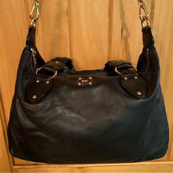 Michael Kors Handbags - MICHAEL KORS BLACK LEATHER BAG